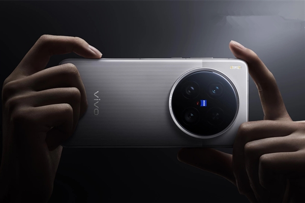 vivo X200 Ultra首发蔡司三大定焦大师镜头：画质表现完胜iPhone 16 Pro Max