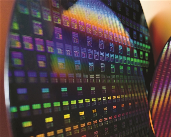 要与台积电一较高下！Intel 18A更多细节曝光：速度提升25%、功耗降低36%