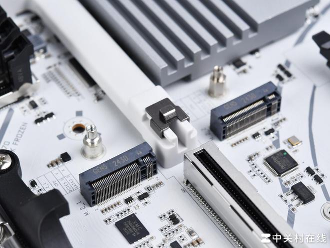 BIOS新高度 七彩虹CVN X870 方舟主板评测 高颜拓展供电猛