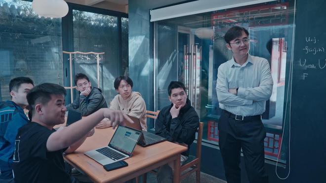 对话北大数学家董彬：如果未来AI能解所有数学题，学生现在为什么还要学数学？丨 科技奇点“破壁人”③