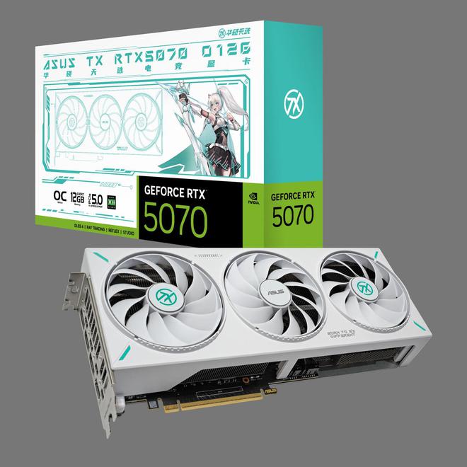 华硕推出天选 RTX 5070 显卡：白色系外观，三风扇 2.5 槽厚度