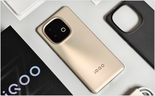 续航闪电！iQOO Z10 Turbo已官宣