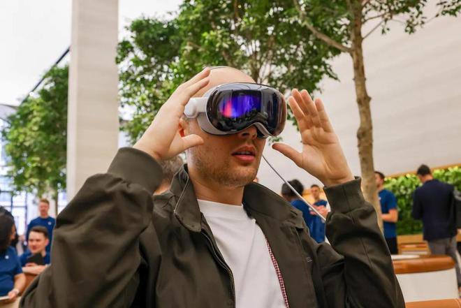 苹果Siri团队“大换血”，抽调Vision Pro技术骨干