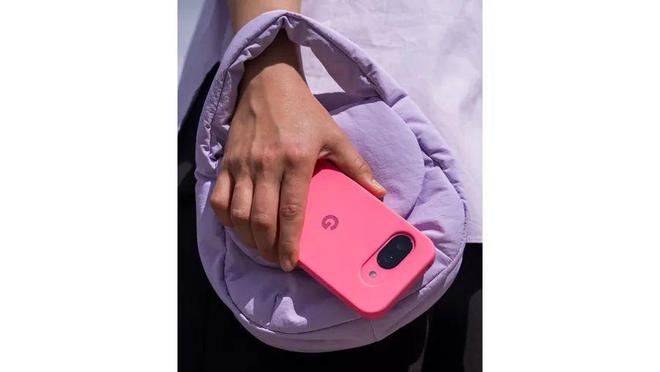 谷歌诠释 Pixel 9a 手机设计：相机“圆顶”方案，探索美学新方向