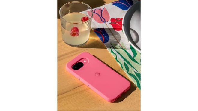 谷歌诠释 Pixel 9a 手机设计：相机“圆顶”方案，探索美学新方向
