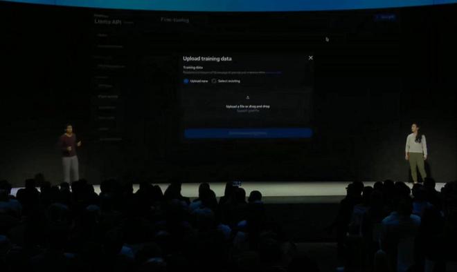 Meta宣战OpenAI！发ChatGPT超强平替App，语音交互联动AI眼镜，Llama API免费用