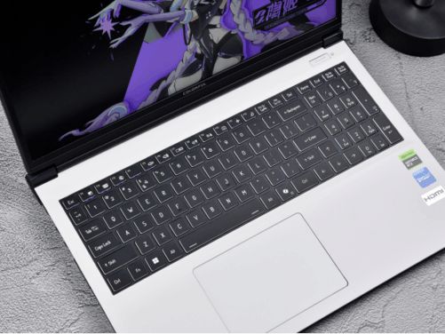 全能高性价比RTX 5070 Ti游戏本新品 七彩虹隐星P16 Pro评测