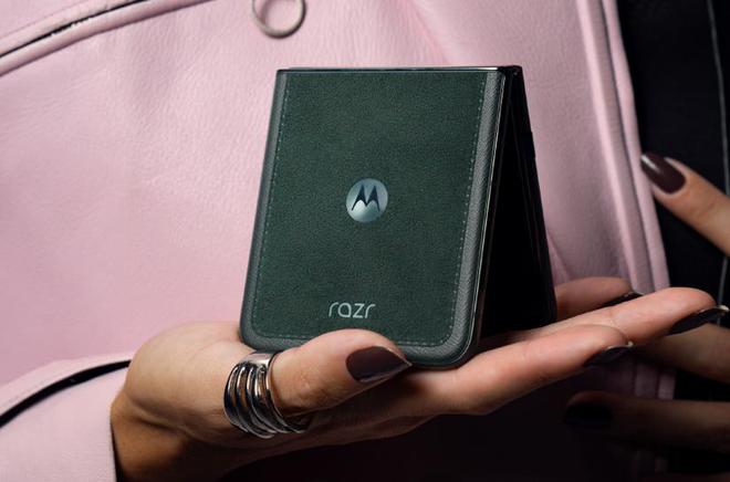 2295元起！联想moto最丰富产品形态AI手机发布