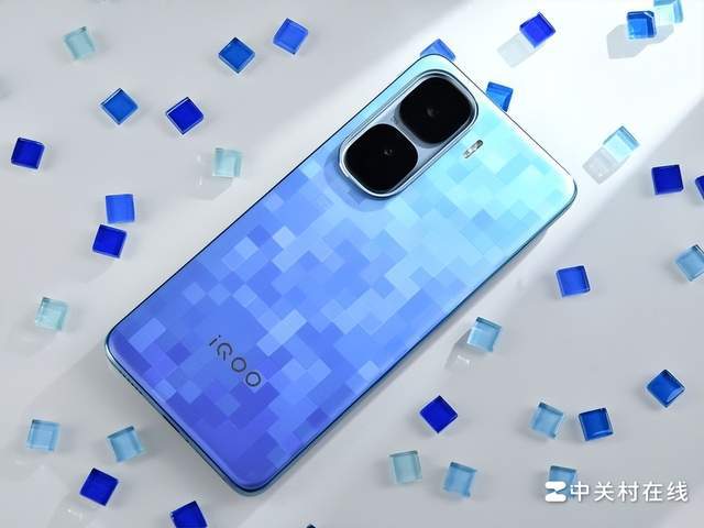 iQOO Neo10 Pro+美图鉴赏 像素风背板独具特色