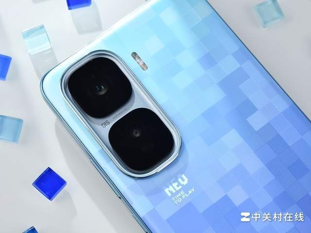 iQOO Neo10 Pro+美图鉴赏 像素风背板独具特色