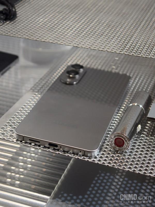 三星Galaxy S25 Edge：5.8mm机身 “手感为王”时代回归