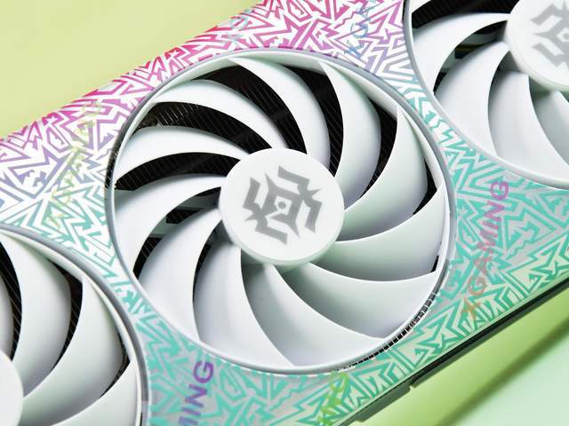 2K小钢炮，性能、散热俱佳，索泰RTX 5060 Ti 8G XGAMING OC评测