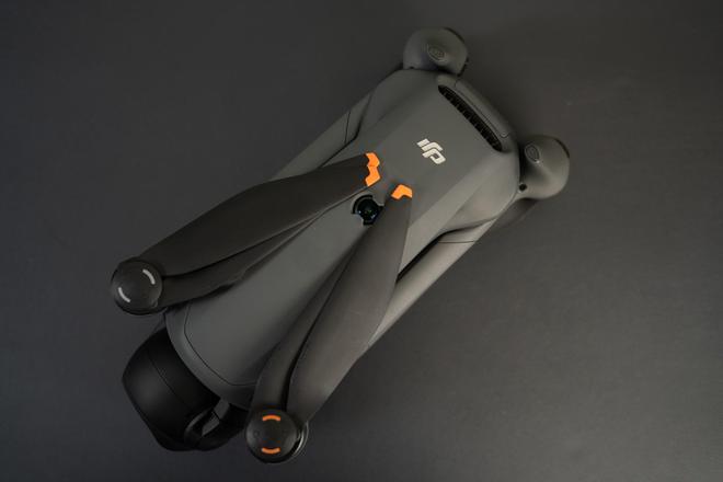 大疆Mavic 4 Pro评测：1亿像素4/3画幅哈苏三摄相机旗舰无人机