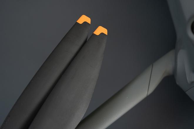 大疆Mavic 4 Pro评测：1亿像素4/3画幅哈苏三摄相机旗舰无人机