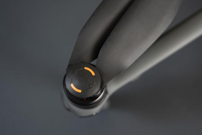 大疆Mavic 4 Pro评测：1亿像素4/3画幅哈苏三摄相机旗舰无人机