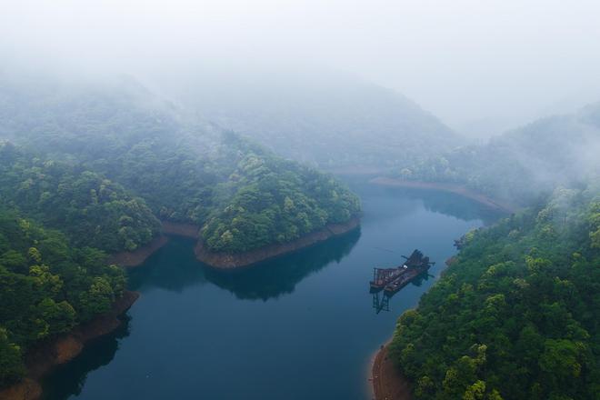 大疆Mavic 4 Pro评测：1亿像素4/3画幅哈苏三摄相机旗舰无人机