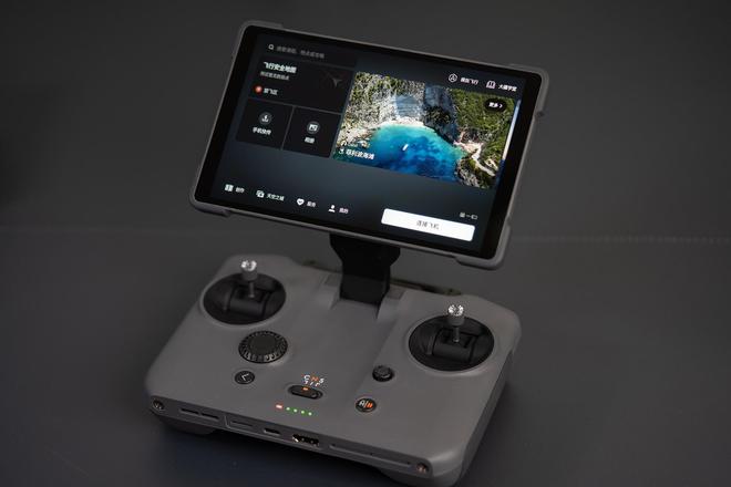 大疆Mavic 4 Pro评测：1亿像素4/3画幅哈苏三摄相机旗舰无人机