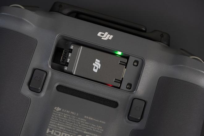 大疆Mavic 4 Pro评测：1亿像素4/3画幅哈苏三摄相机旗舰无人机