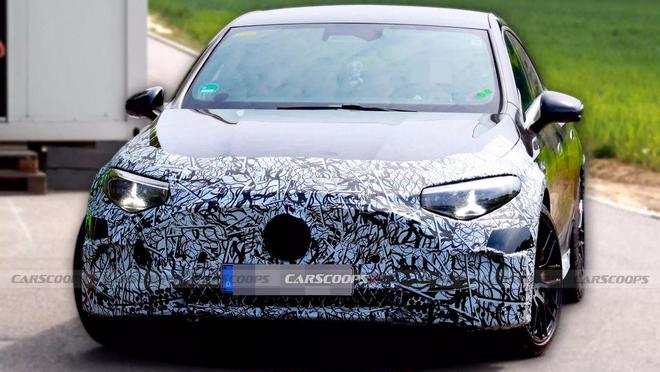 梅赛德斯-AMG CLA 高性能版原型轿车曝光：三电机 500 马力