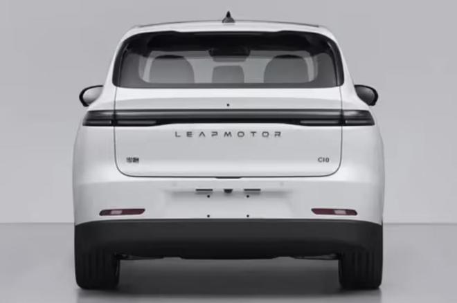 2026 款零跑 C10 汽车上市，12.28 万元起