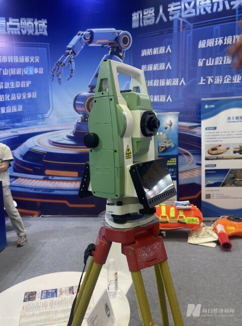 深度丨这场机器人展会上，宇树科技坐在角落