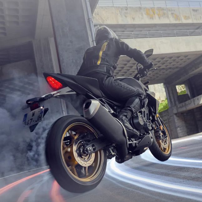 本田 CB1000 SP 摩托上市：全新外观、四缸发动机，售 12.88 万元