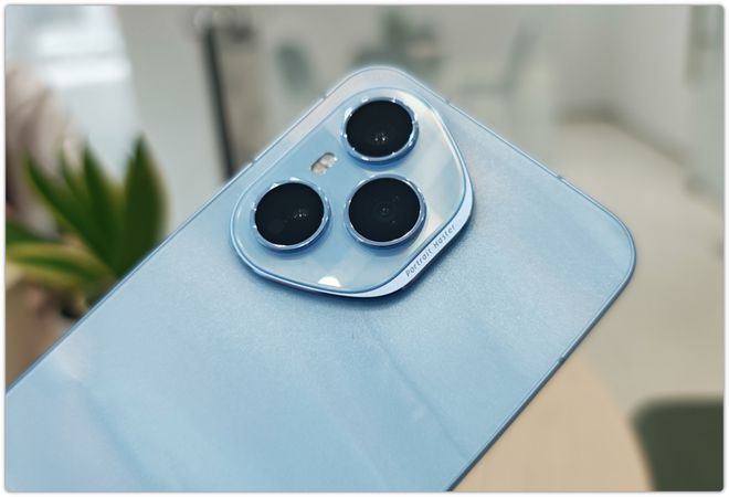 7200mAh！荣耀上演“四两拨千斤”