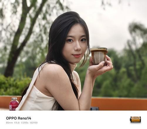 随手拍出好看小姐姐 OPPO Reno14人像拍摄体验