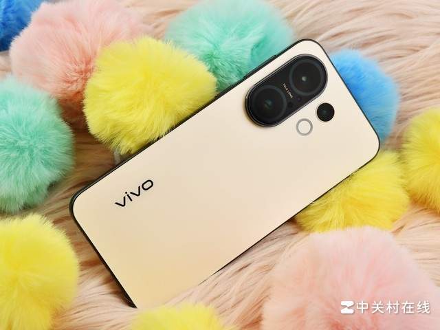 vivo S30 Pro mini图赏 多彩小直屏，手感颜值都出色