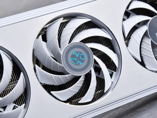 低成本纯白装机方案必选！技嘉GeForceRTX 5060 AERO OC 8GB 雪鹰首测