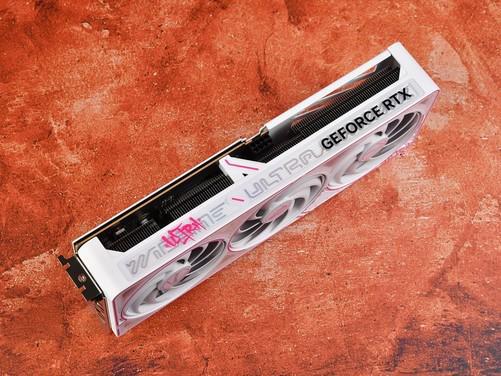 iGame GeForce RTX 5060 Ultra W OC显卡评测 嘻哈炸场1080p 200帧！