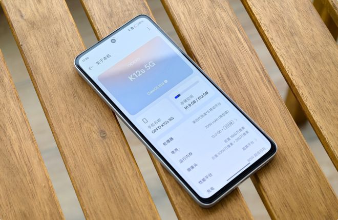 7300mAh起！续航“最狂”的手机