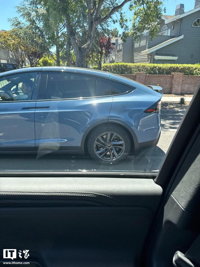 特斯拉测试改款 Model S / X，全新车漆颜色曝光