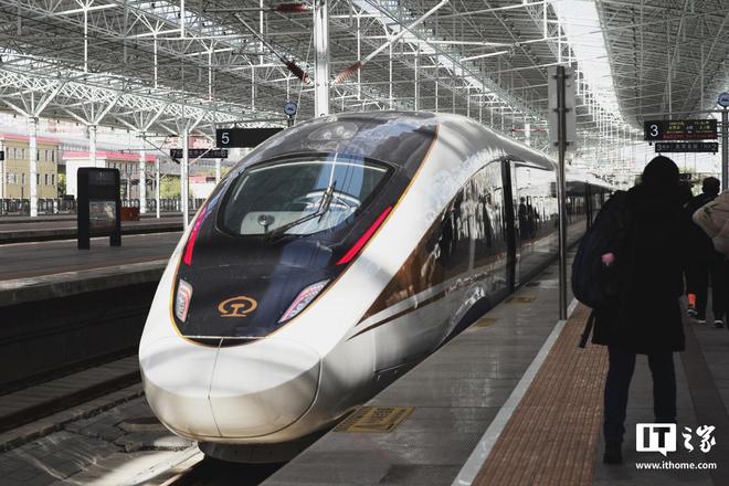 铁路五一假期运输旅客发送量突破 1.12 亿人次，同比增长 10.5%
