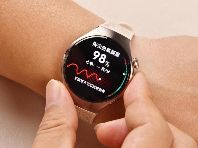 华为WATCH 5评测：首款鸿蒙AI+麒麟+5G智能手表 2025必入之选