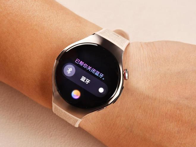 华为WATCH 5评测：首款鸿蒙AI+麒麟+5G智能手表 2025必入之选