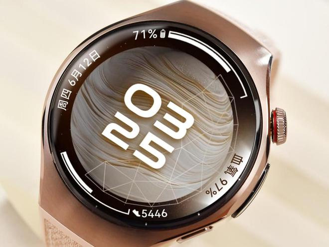 华为WATCH 5评测：首款鸿蒙AI+麒麟+5G智能手表 2025必入之选
