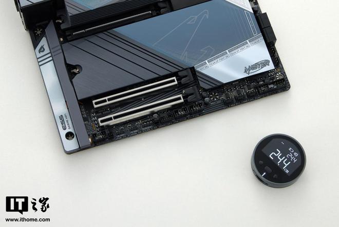 技嘉Z890 AORUS MASTER主板评测：酷睿Ultra 265K处理器黄金搭档