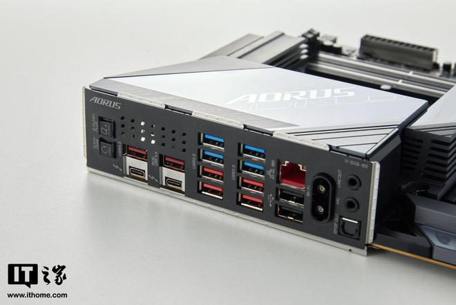 技嘉Z890 AORUS MASTER主板评测：酷睿Ultra 265K处理器黄金搭档