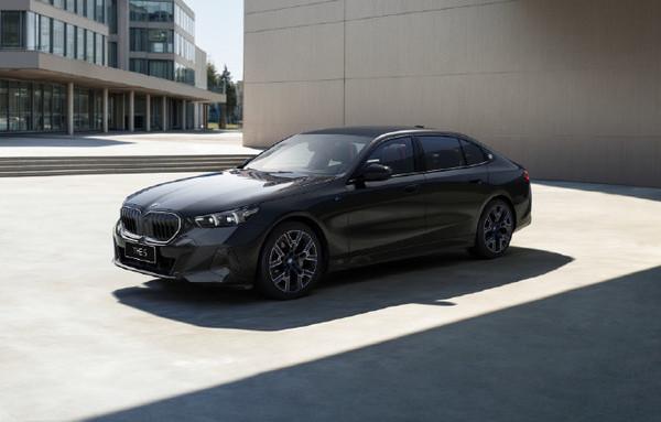 2025第22周30万以上车型销量排名：问界M8险胜宝马3系