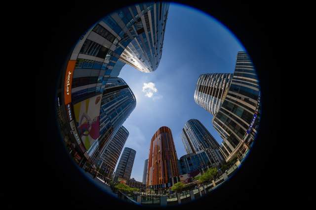 鱼眼镜头下的世界 老蛙FF II 8-15mm F2.8超广角变焦鱼眼镜头评测