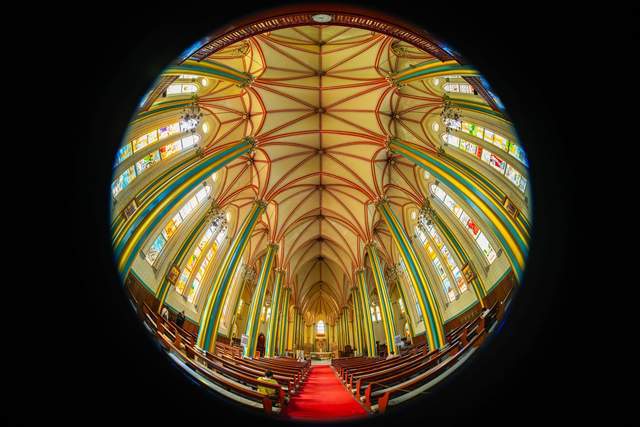 鱼眼镜头下的世界 老蛙FF II 8-15mm F2.8超广角变焦鱼眼镜头评测