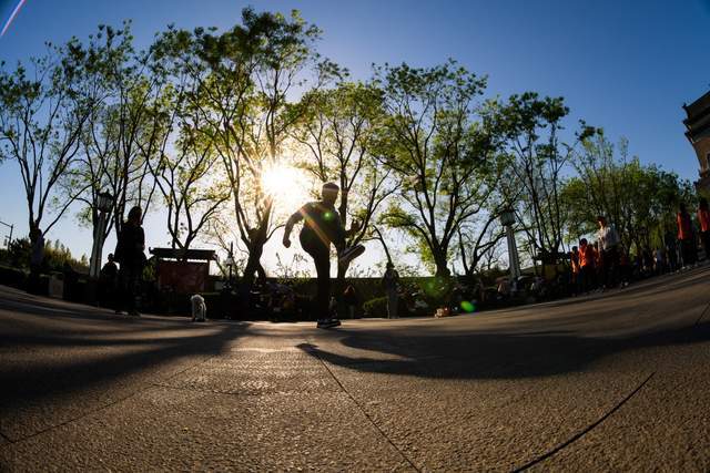 鱼眼镜头下的世界 老蛙FF II 8-15mm F2.8超广角变焦鱼眼镜头评测